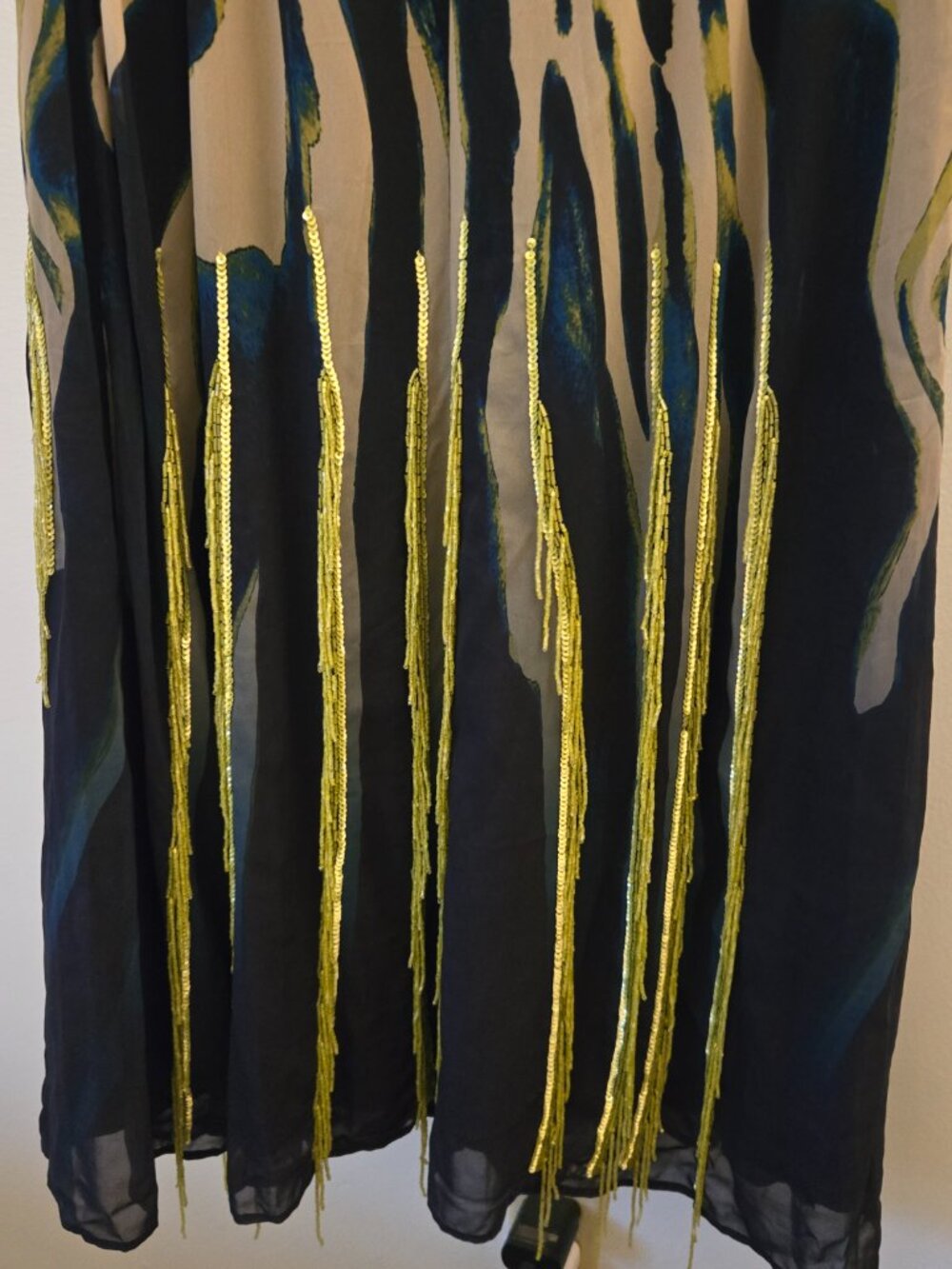 Animal print, long dress with beads details - Picture 8 of 10
